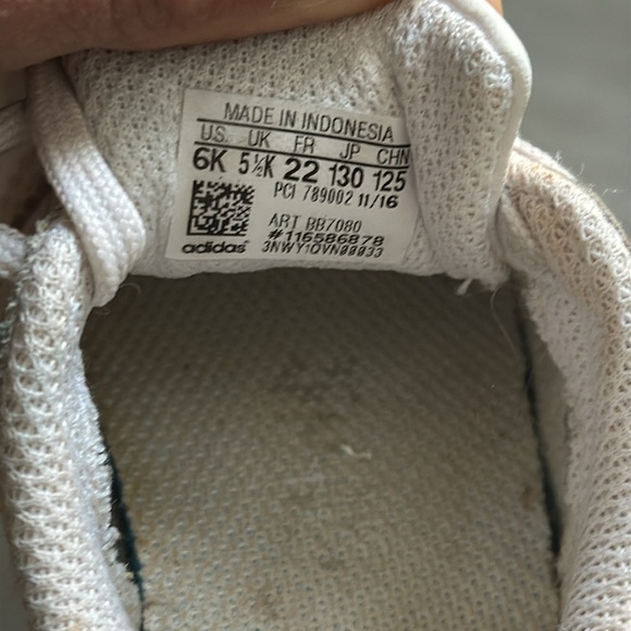 Adidas Infant shoes - Picture 2 of 3